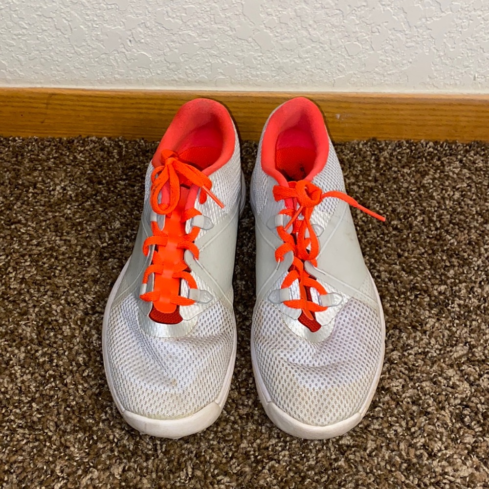 Womens Nike golf shoes size 6